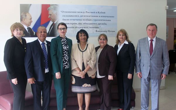Los firmantes del convenio entre la Universidad de La Habana y la Universidad Federal del Sur - Sputnik Mundo