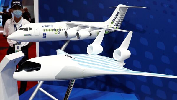 Un demostrador tecnológico a escala de un avión del futuro de Airbus, Maveric, diseñado en forma de ala triangular - Sputnik Mundo