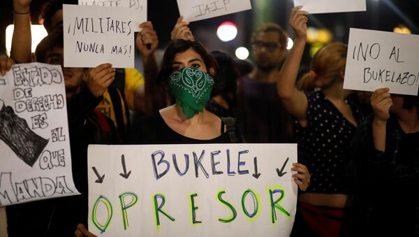 Protesta contra el presidente de El Salvador, Nayib Bukele - Sputnik Mundo