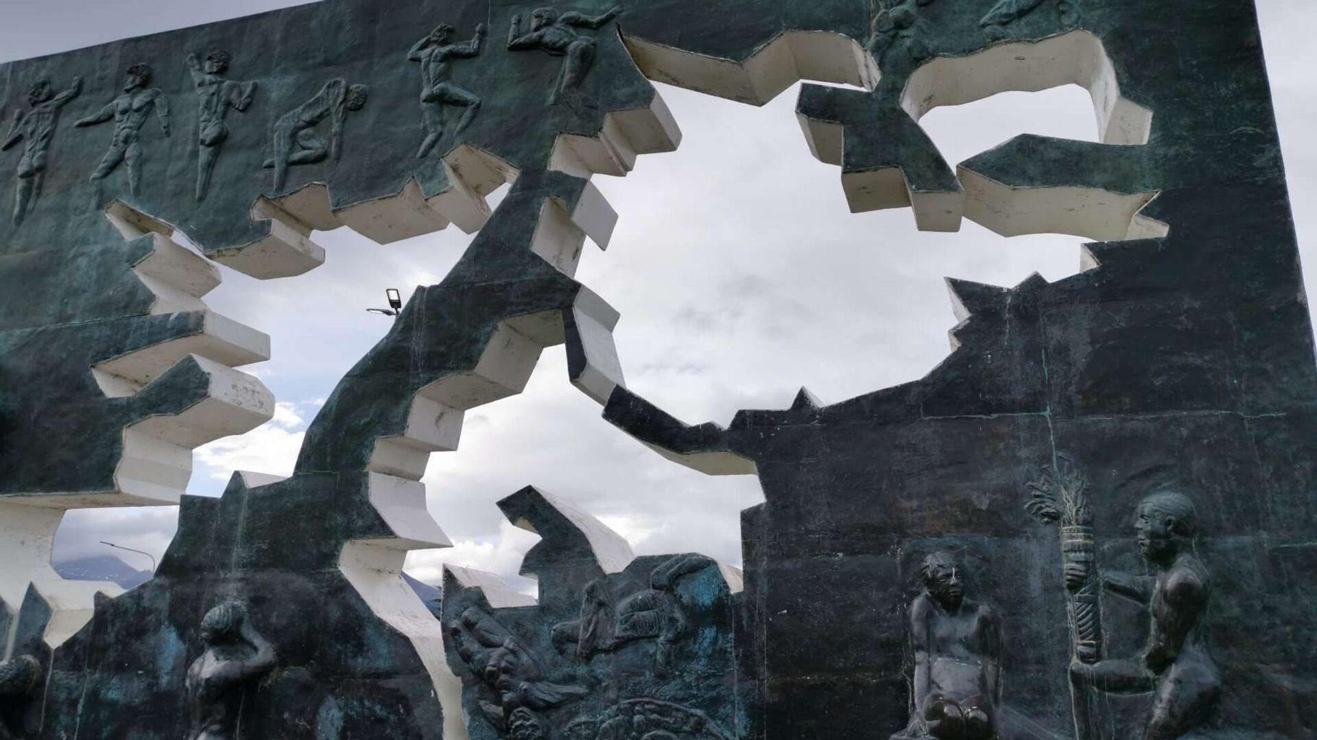 Monumento a los Caídos en Malvinas, en Ushuaia, Argentina - Sputnik Mundo, 1920, 02.04.2021