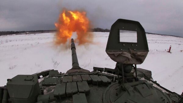 El modernizado tanque ruso T-72 se pone a prueba - Sputnik Mundo