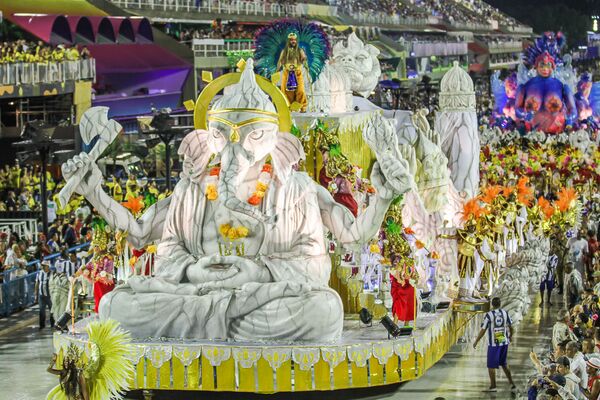Así fue el primer día del espectacular carnaval de Río de Janeiro - Sputnik Mundo