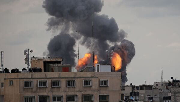 Bombardeos en la Franja de Gaza - Sputnik Mundo