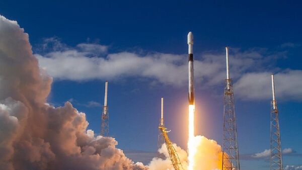 Lanzamiento de un Falcon 9 de SpaceX - Sputnik Mundo