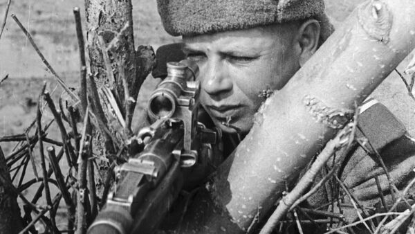 Francotirador soviético durante la operación en las cercanías del lago Balatón - Sputnik Mundo