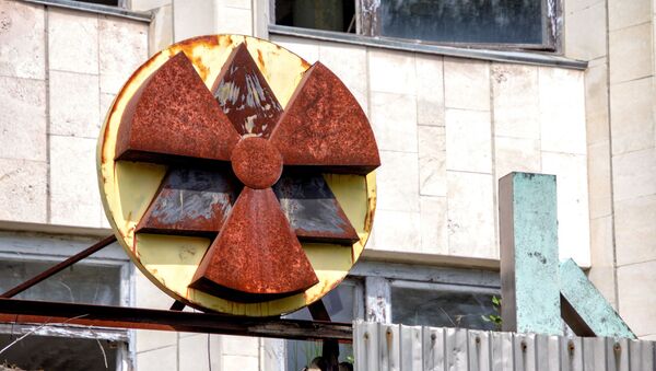 Un signo de radiación (imagen referencial) - Sputnik Mundo