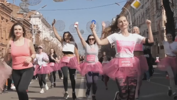 Maratón femenino en la ciudad rusa de Krasnodar - Sputnik Mundo
