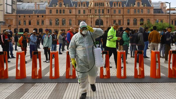 Limpieza con desinfectantes en Buenos Aires, Argentina - Sputnik Mundo