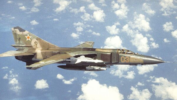 Un MiG-23 en vuelo - Sputnik Mundo