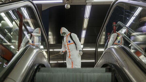 Desinfección en el Metro Madrid - Sputnik Mundo