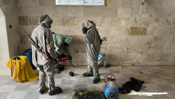 Expertos militares sirios en el lugar del uso de sustancias químicas  - Sputnik Mundo