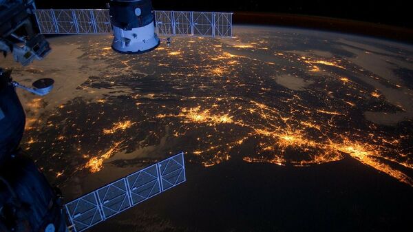 Satélite en el espacio  - Sputnik Mundo