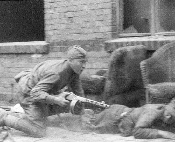 Golpe al corazón del Reich: cómo la URSS puso a Hitler de rodillas con la toma de Berlín Golpe al corazón del Reich: cómo la URSS puso a Hitler de rodillas con la toma de Berlín - Sputnik Mundo