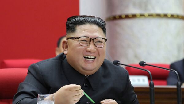 Kim Jong-un en un reunión del Partido de los Trabajadores de Corea del Norte - Sputnik Mundo
