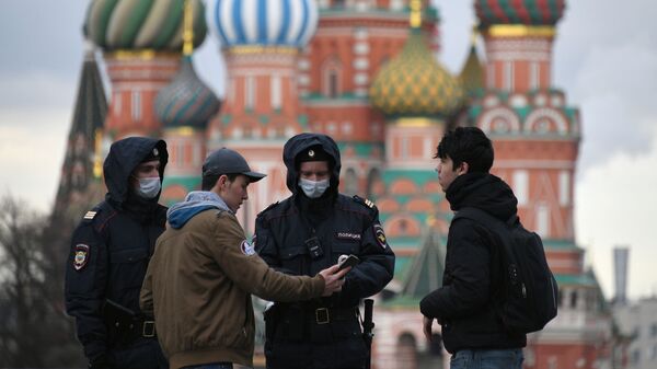 Revisión de pases digitales en Moscú - Sputnik Mundo