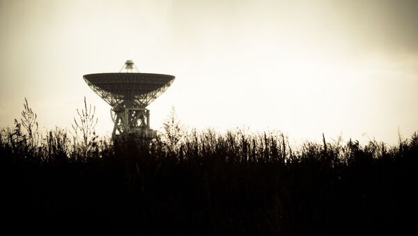 Una antena de un radiotelescopio (imagen referencial) - Sputnik Mundo