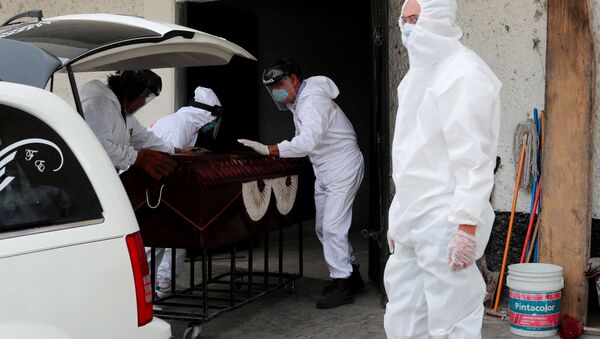 Funeral de un fallecido por el nuevo coronavirus en México - Sputnik Mundo