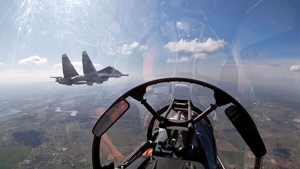 Ponen a prueba los Su-24 y los Su-30SM rusos en el mar Báltico - Sputnik Mundo