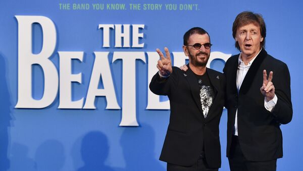 Los miembros de los Beatles, Paul McCartney y Ringo Starr - Sputnik Mundo