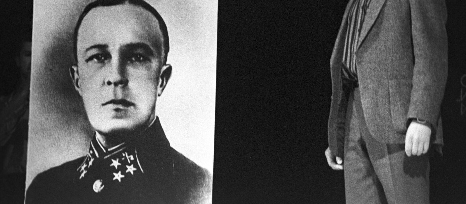Retrato del general teniente soviético, Dmitri Kárbishev Retrato del general teniente soviético, Dmitri Kárbishev - Sputnik Mundo, 1920, 07.05.2020