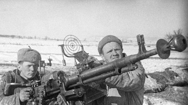 Los efectivos de la defensa antiaérea soviética durante la Segunda Guerra Mundial - Sputnik Mundo