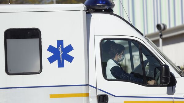 Ambulancia en Francia - Sputnik Mundo