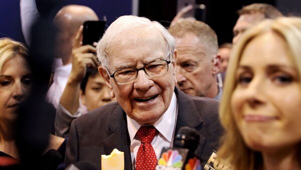 Warren Buffett, inversor y empresario estadounidense - Sputnik Mundo
