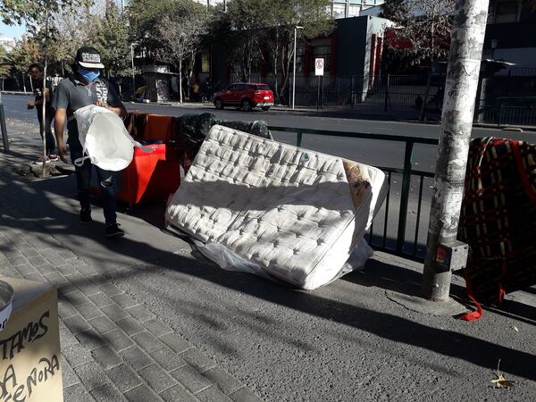 Los 15.454 ciudadanos (al menos) que nadie quiere ver en la pandemia en Chile Los 15.454 ciudadanos (al menos) que nadie quiere ver en la pandemia en Chile - Sputnik Mundo