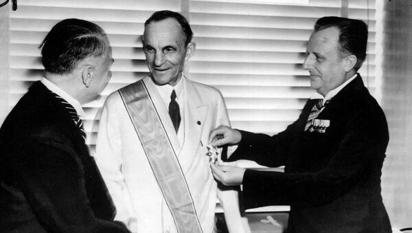 Henry Ford recibe la Gran Cruz del Águila Alemana - Sputnik Mundo