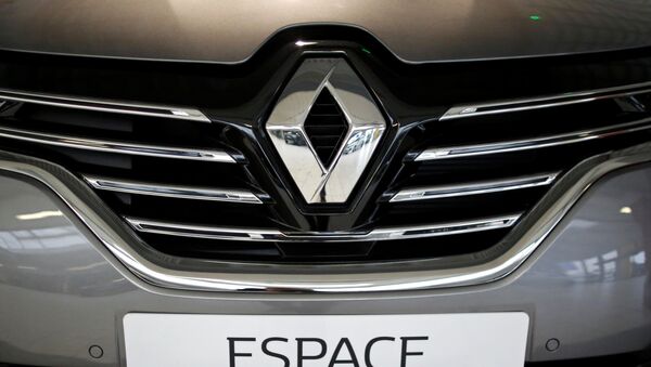 El logo de Renault - Sputnik Mundo