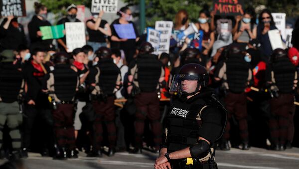 Protestas en Minneapolis - Sputnik Mundo