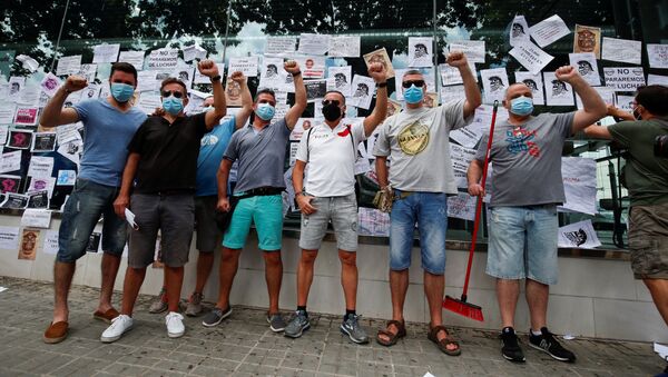 Trabajadores de Nissan protestan contra el cierra de la Zona Franca en Barcelona - Sputnik Mundo