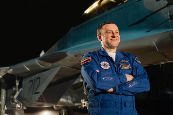 El MiG-35, el avión que se pilotea sin manual El MiG-35, el avión que se pilotea sin manual - Sputnik Mundo