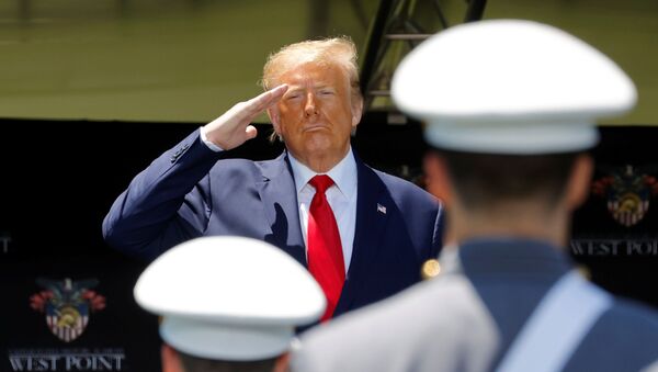 Donald Trump, presidente de EEUU, durante la ceremonia de graduación de la Academia Militar de West Point, el 13 de junio de 2020 - Sputnik Mundo