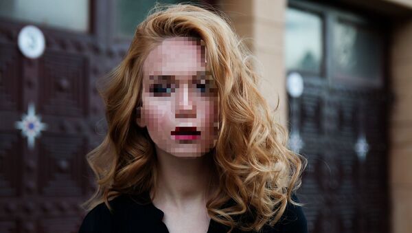 Una persona con el rostro pixelado - Sputnik Mundo