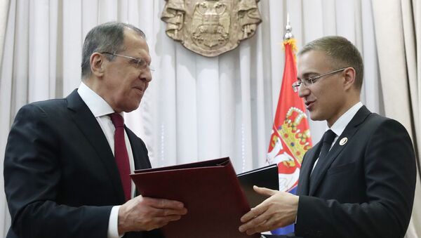 El ministro ruso de Asuntos Exteriores, Serguéi Lavrov, y el vice primer ministro de Serbia, Nebojsa Stefanovic - Sputnik Mundo