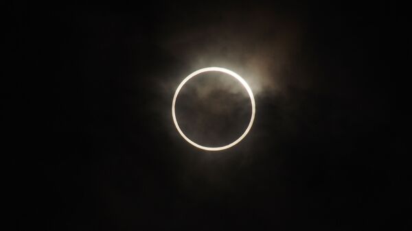 Un eclipse solar anular (imagen referencial) - Sputnik Mundo