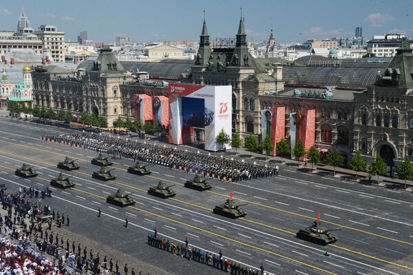 Moscú celebra un grandioso desfile por el 75 aniversario de la victoria sobre el nazismo - Sputnik Mundo