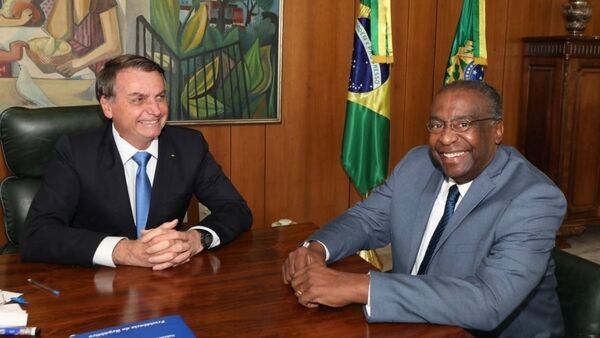 El presidente, Jair Bolsonaro y el nuevo ministro de Educación de Brasil, Carlos Alberto Decotelli - Sputnik Mundo