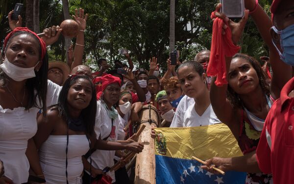 Pobladores de Curiepe resistieron para celebrar sus fiestas de San Juan a pesar de la pandemia por COVID-19 - Sputnik Mundo