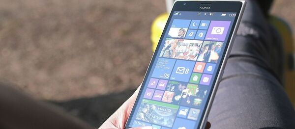 Nokia lanza dos móviles clásicos compatibles con WhatsApp, Facebook y otras  apps