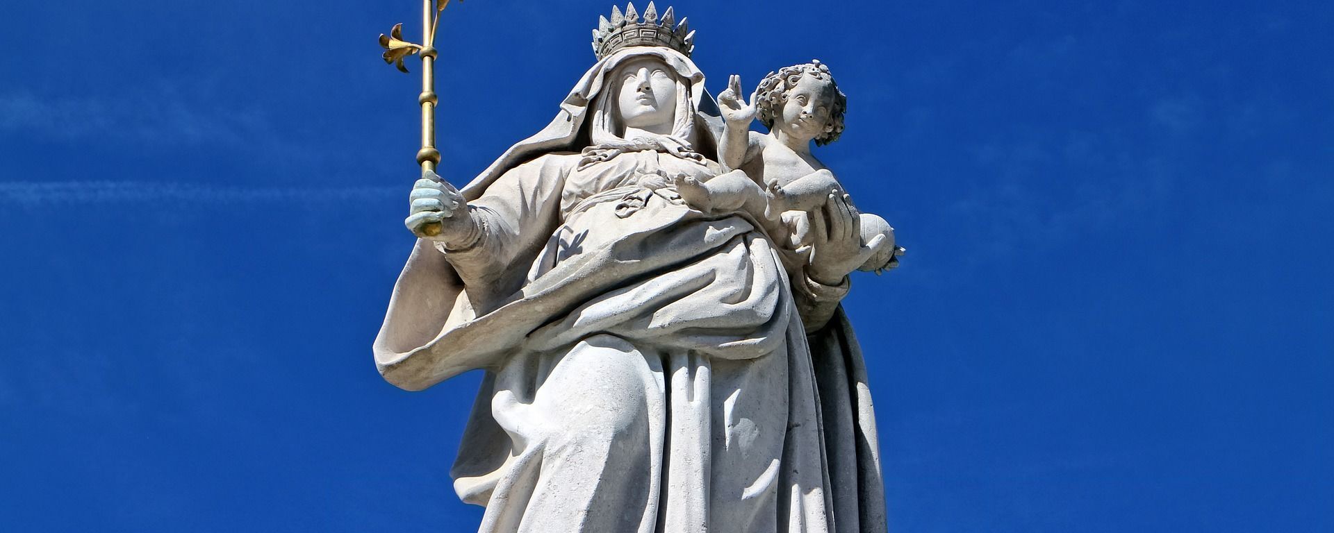 La estatua de la Virgen María con Jesús - Sputnik Mundo, 1920, 26.06.2020