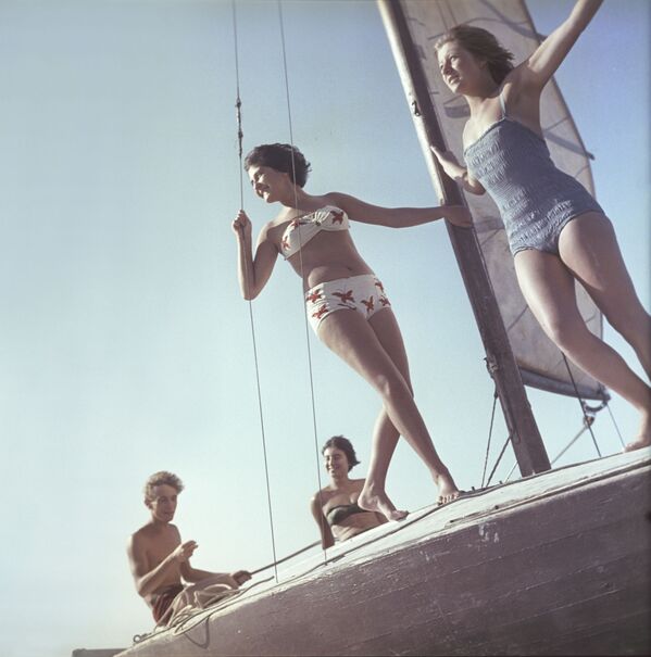 Así eran los bikinis que lucían las mujeres de la Unión Soviética

 - Sputnik Mundo