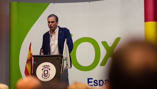 Javier Ortega Smith, secretario general de Vox, durante un mitin en Huelva - Sputnik Mundo