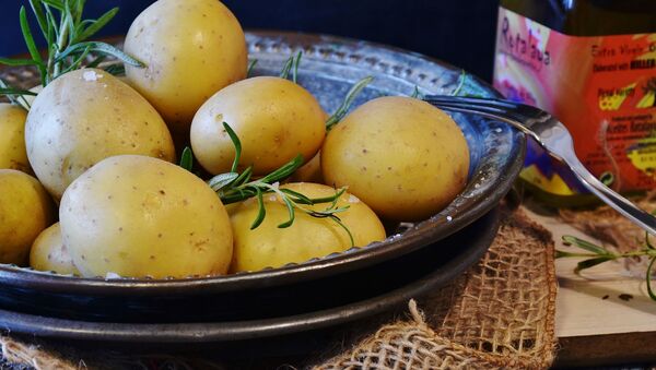 Patatas, imagen referencial - Sputnik Mundo
