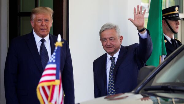 El presidente de México, Andrés Manuel López Obrador, con su par estadounidense, Donald Trump - Sputnik Mundo