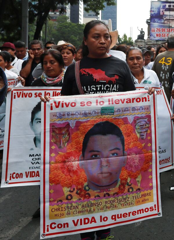 Recuerdo de un hijo ausente: Christian Rodríguez Telumbre, uno de los 43 de Ayotzinapa Recuerdo de un hijo ausente: Christian Rodríguez Telumbre, uno de los 43 de Ayotzinapa - Sputnik Mundo