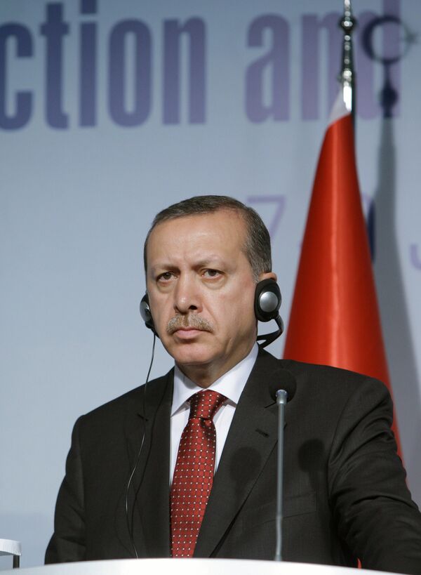 Turquía lanzará en 2012 su primer satélite espía, anunció hoy el primer ministro turco Recep Tayyip Erdogan. - Sputnik Mundo