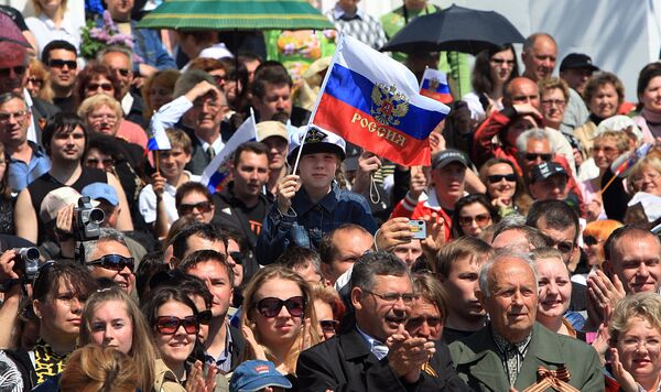 Cada vez más rusos quieren menos libertad - Sputnik Mundo