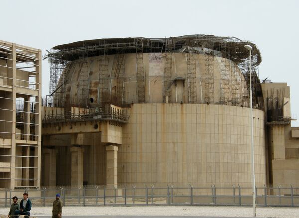 El reactor de la primera central nuclear iraní de Bushehr puesto a funcionar al 40% de su potencia - Sputnik Mundo